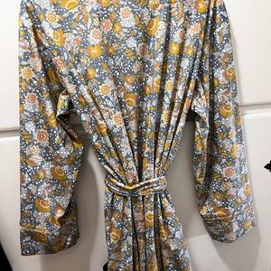 Robe / brand new / one size / lightweight